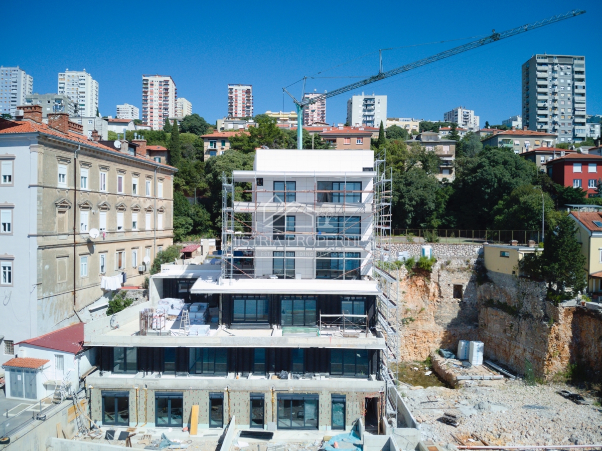 Morje, terasa in vrhunska pametna novogradnja na obali mesta Reka so edinstvena priložnost