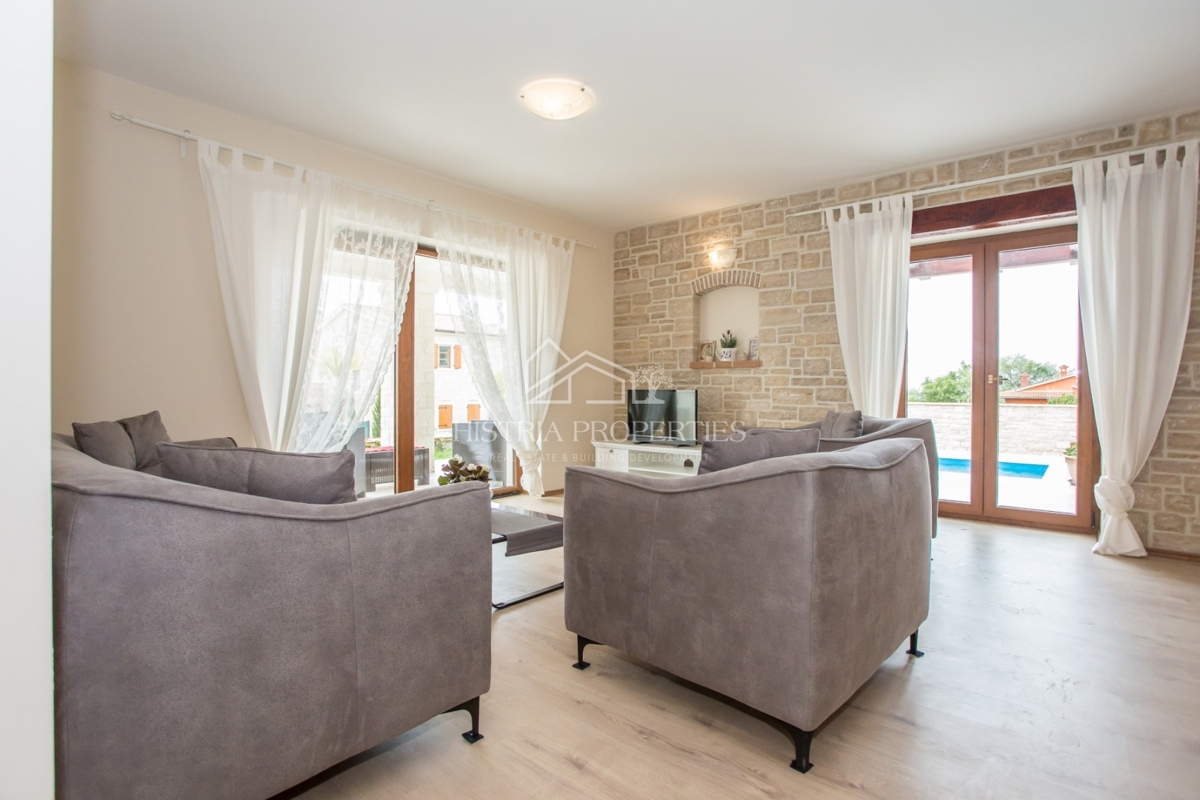 Znana lokacija, blizu mesta Poreč in čudovita hiša z bazenom