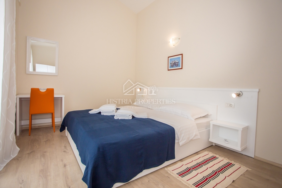 Znana lokacija, blizu mesta Poreč in čudovita hiša z bazenom