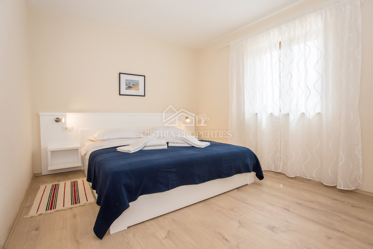 Znana lokacija, blizu mesta Poreč in čudovita hiša z bazenom