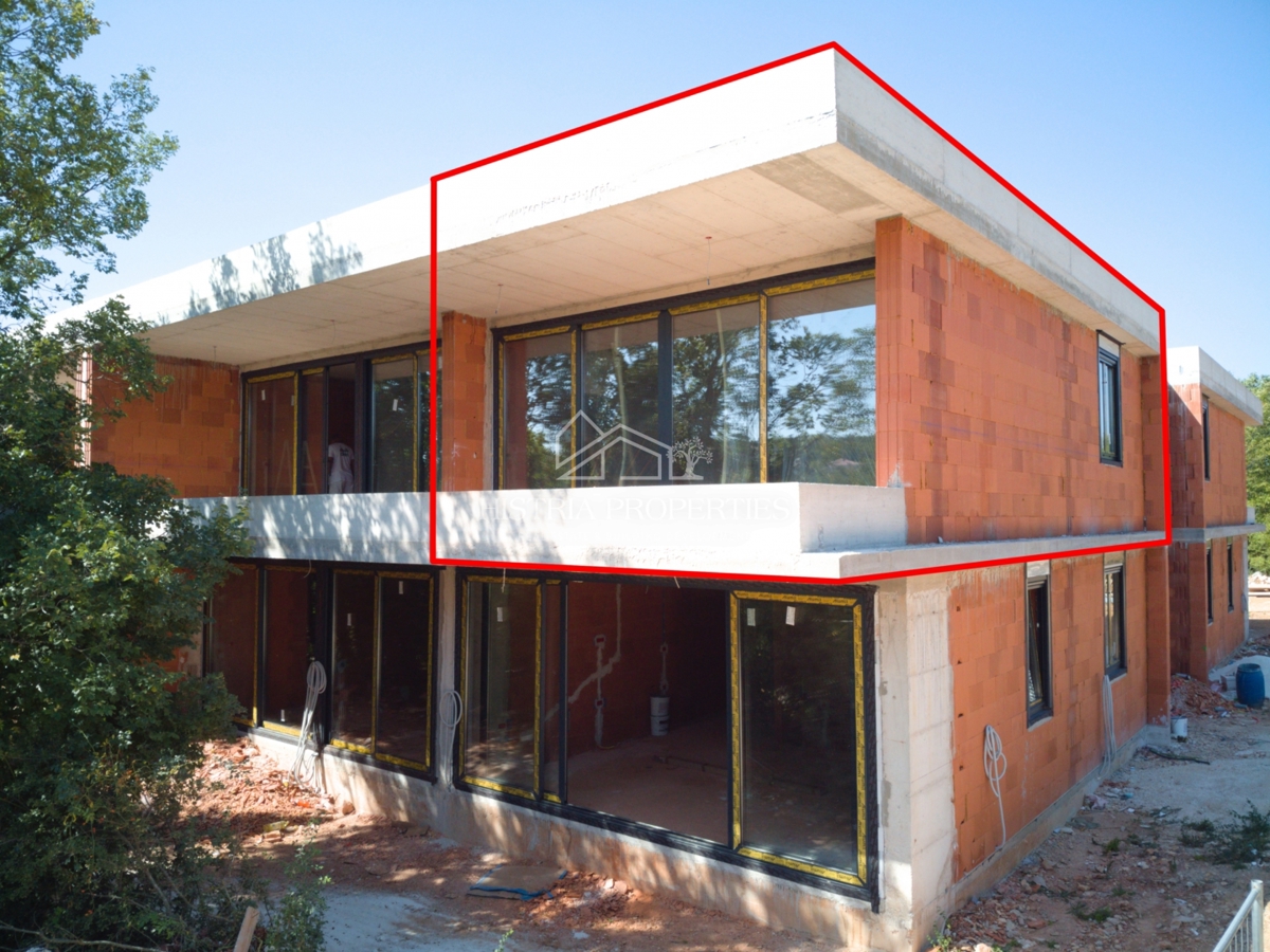 Prostorno in sončno stanovanje z veliko teraso v bližini Rovinja