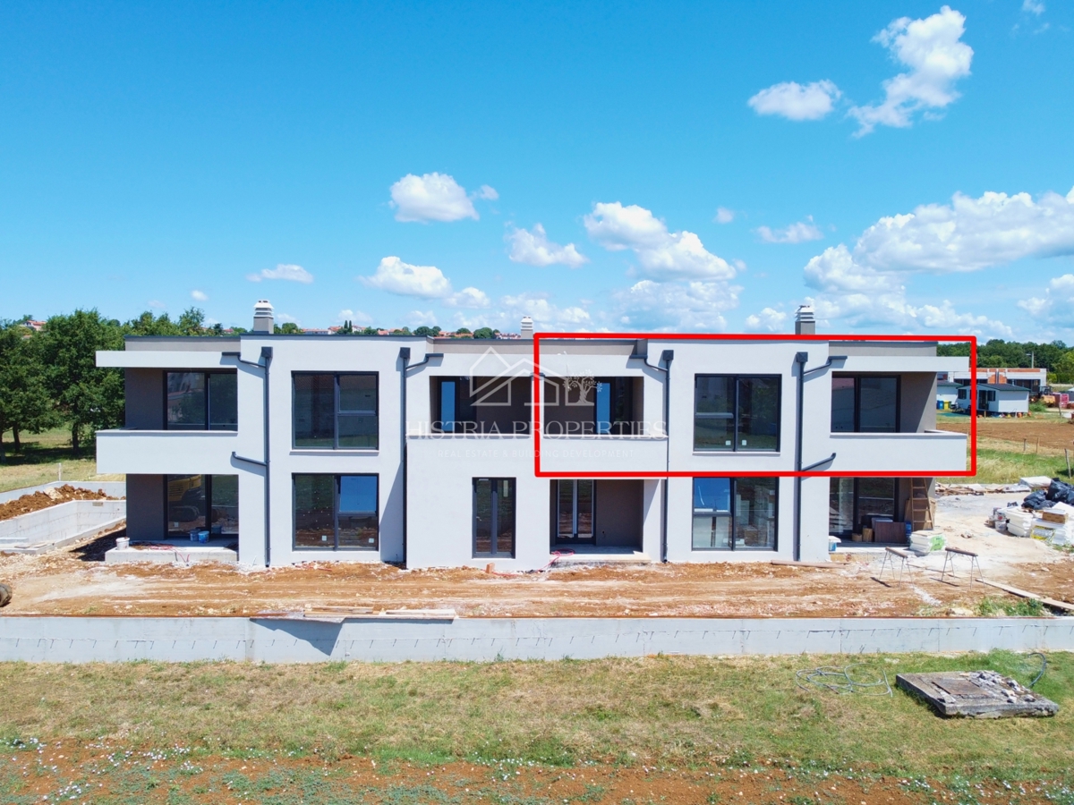 Stanovanje z bazenom v novogradnji 4 km od Poreča