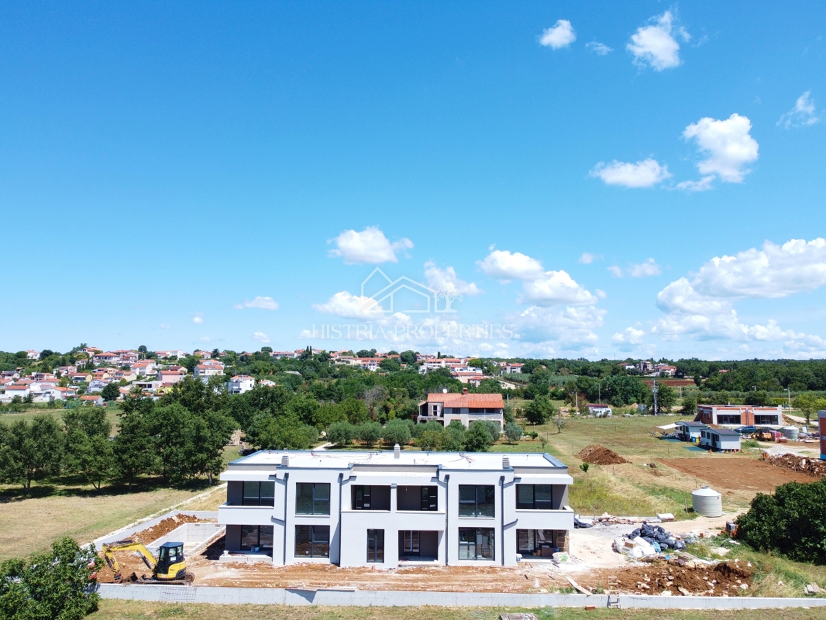 Stanovanje z bazenom v novogradnji 4 km od Poreča