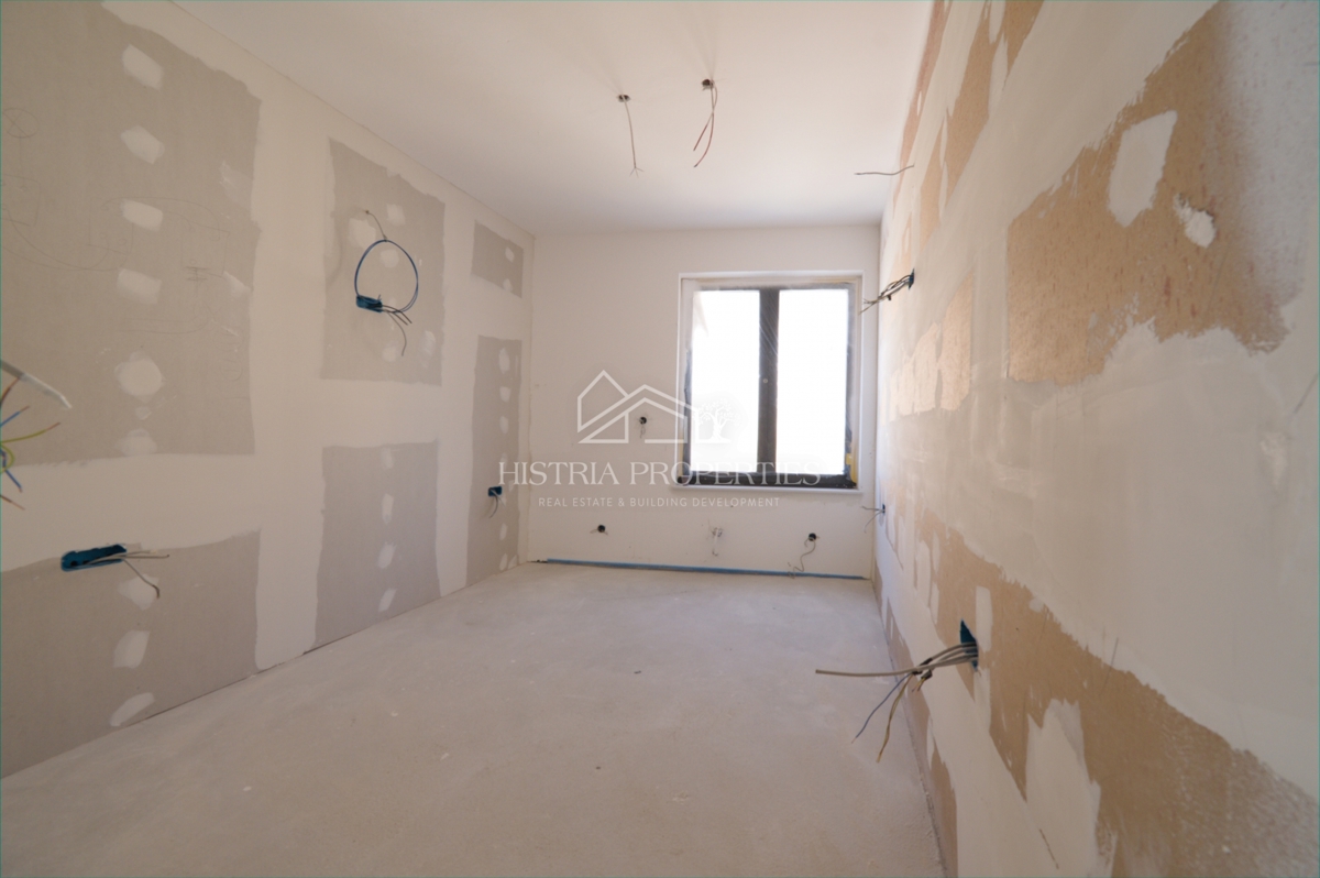 Fantastično stanovanje v 1. vrsti do morja v kakovostni novogradnji z neprecenljivim razgledom