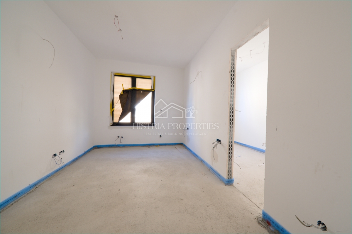 Fantastično stanovanje v 1. vrsti do morja v kakovostni novogradnji z neprecenljivim razgledom