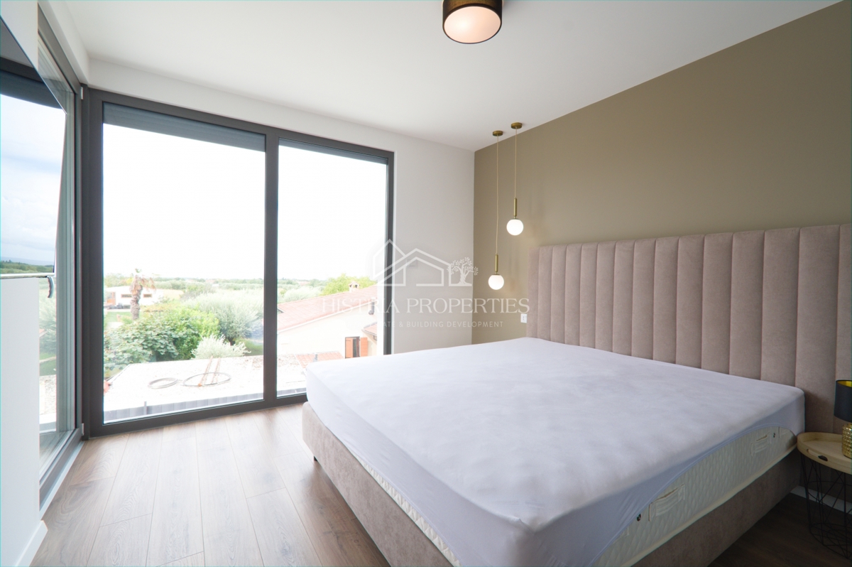 Privlačno stanovanje z dvema terasama, jacuzzijem in panoramskim razgledom v bližini morja