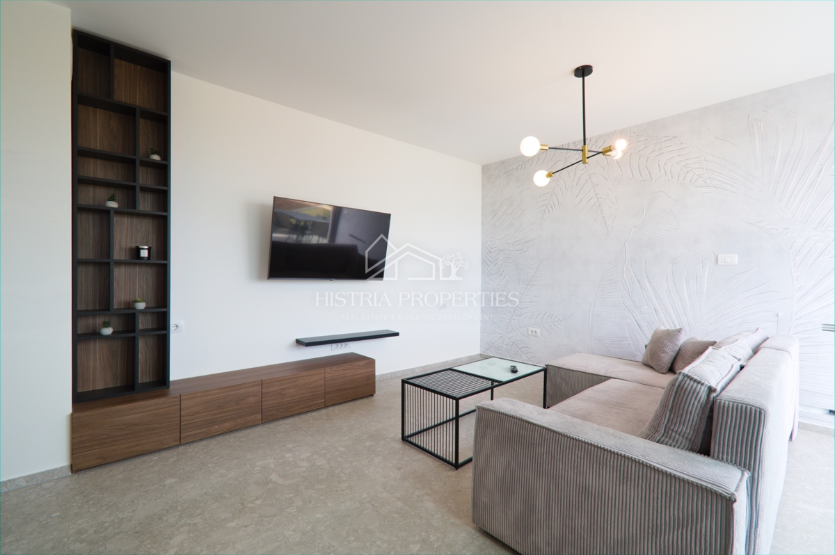 Privlačno stanovanje z dvema terasama, jacuzzijem in panoramskim razgledom v bližini morja