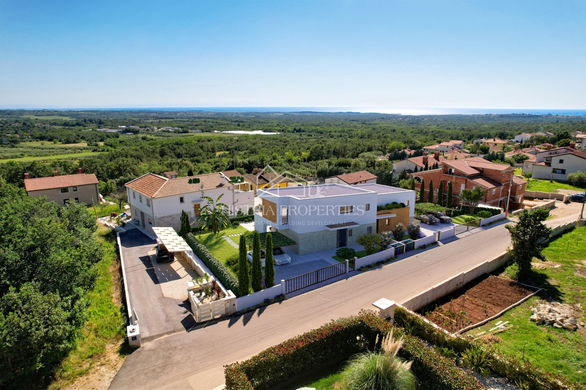 Razkošna vila z razgledom, ki napolni dan, v pomirjujočem okolju