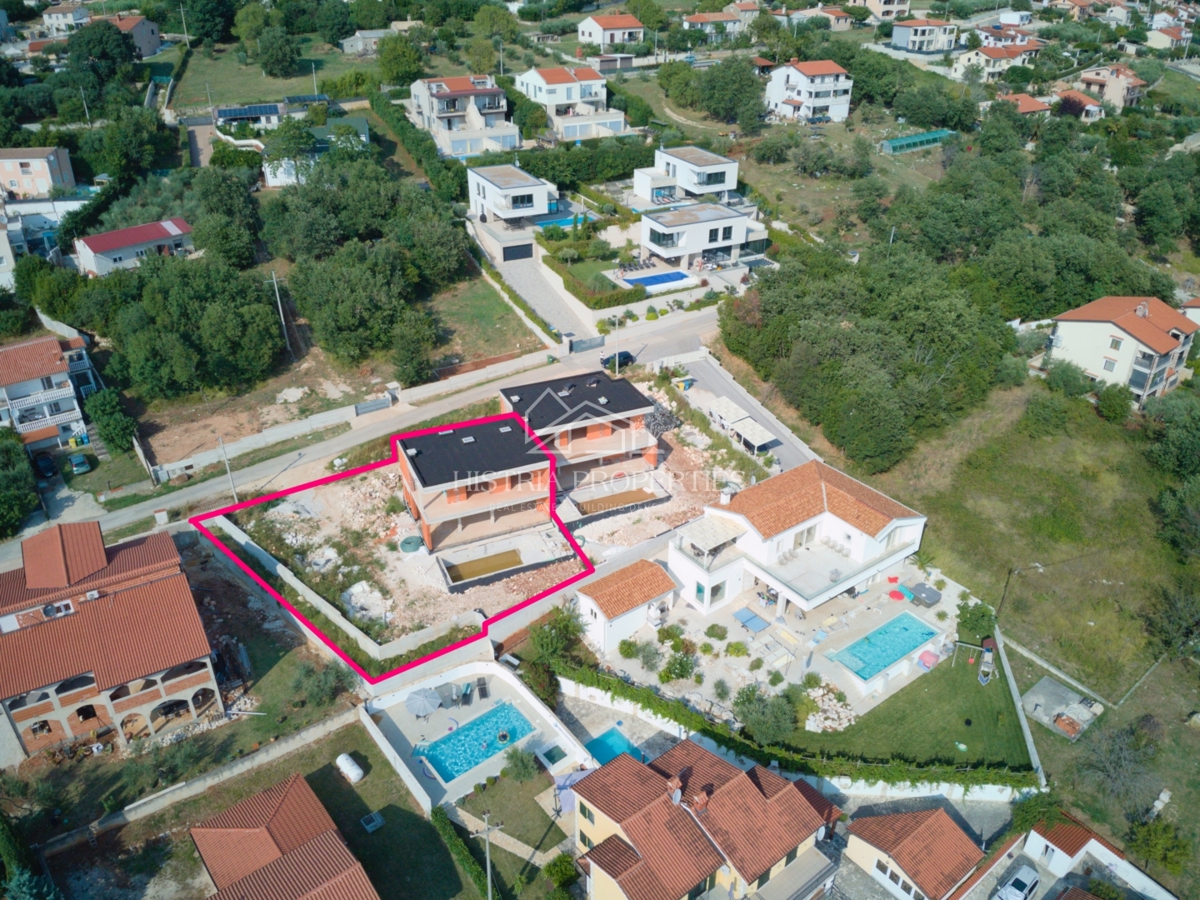 Razkošna vila z razgledom, ki napolni dan, v pomirjujočem okolju