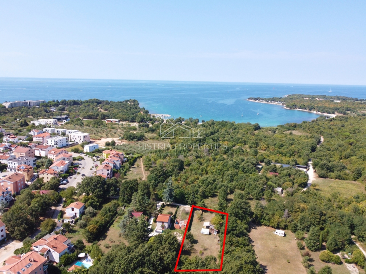 Atraktivna lokacija za stilsko gradnjo ob morju