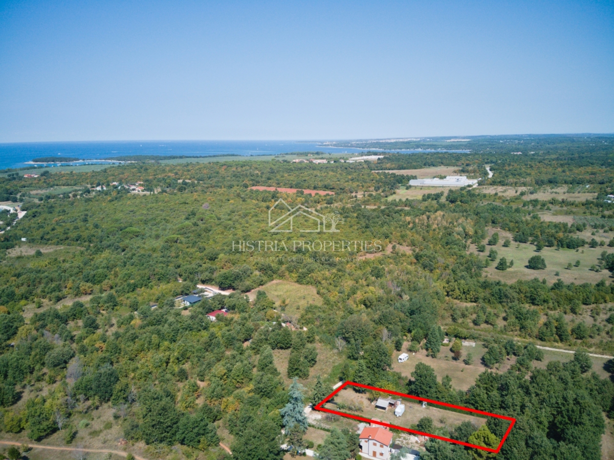 Atraktivna lokacija za stilsko gradnjo ob morju