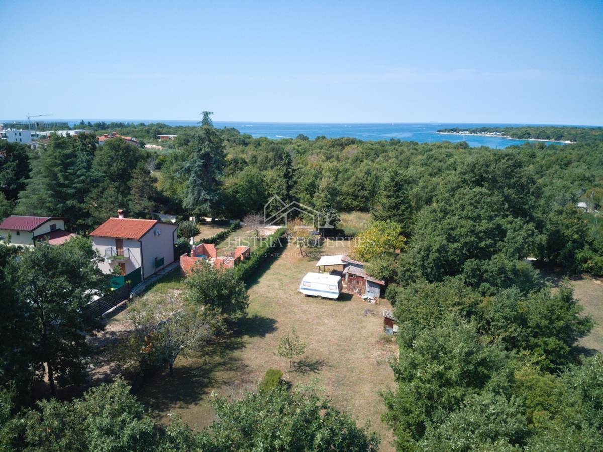 Atraktivna lokacija za stilsko gradnjo ob morju