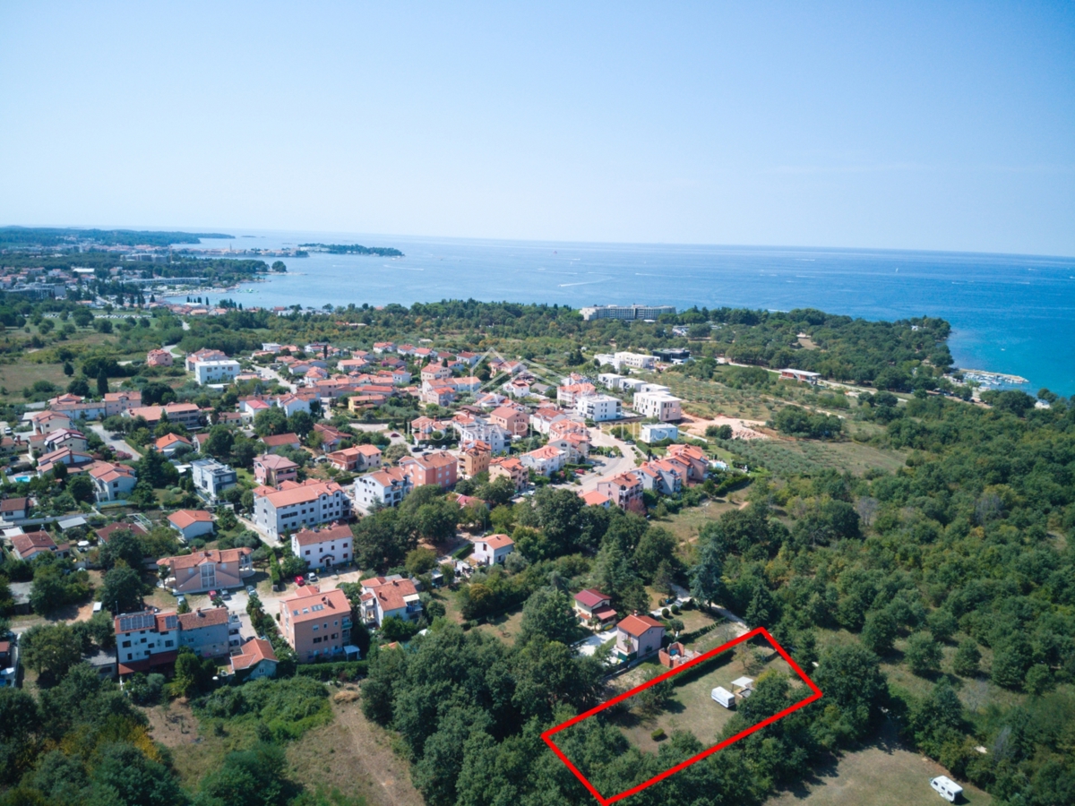 Atraktivna lokacija za stilsko gradnjo ob morju