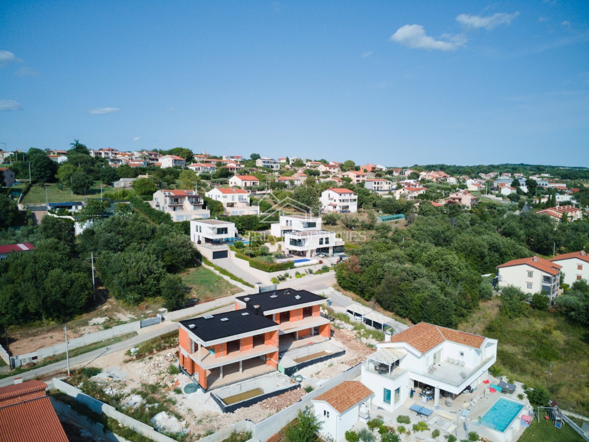 Luksuzna polsamostojna hiša vrhunske kakovosti s panoramskim razgledom