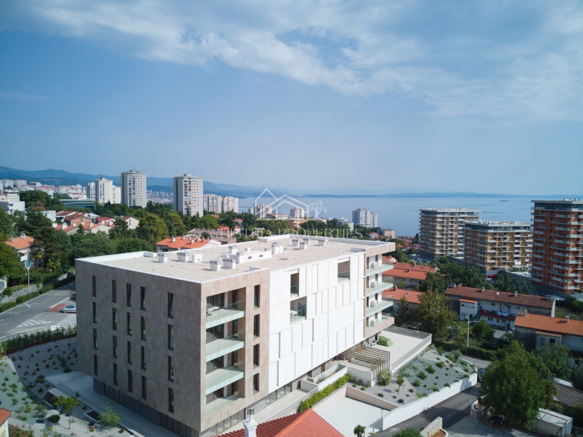 Brezhibno stanovanje v novogradnji najvišjega standarda s sanjsko teraso in razgledom, ki ga ne boste nikoli pozabili