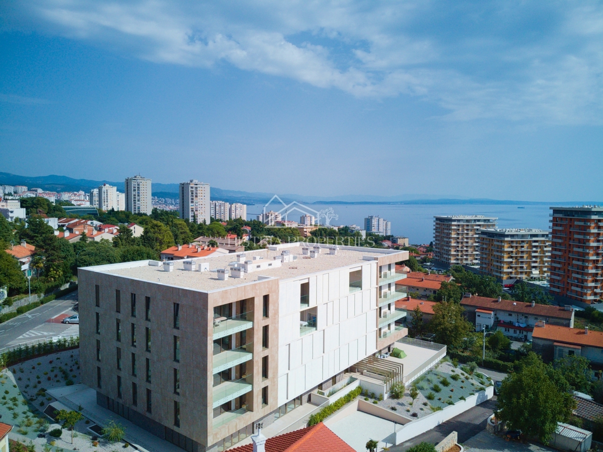 Brezhibno stanovanje v novogradnji najvišjega standarda s sanjsko teraso in razgledom, ki ga ne boste nikoli pozabili