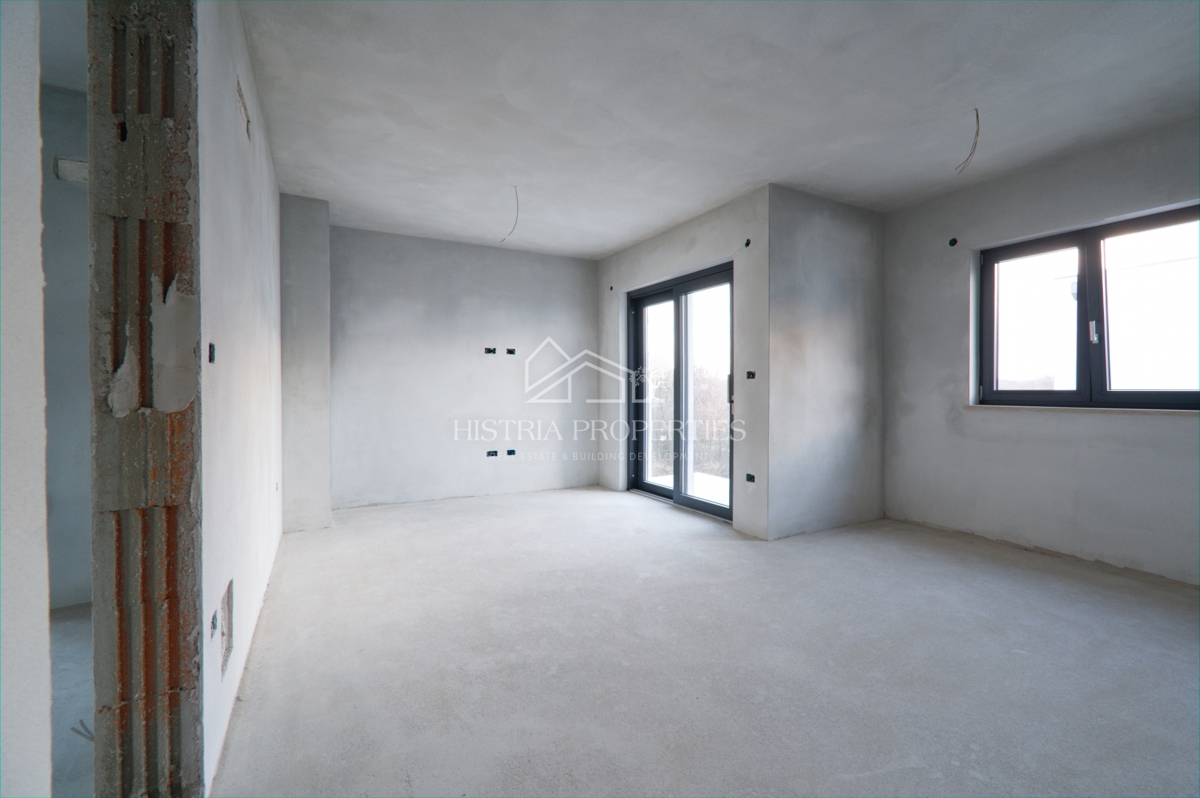 Mestno stanovanje z dvema terasama v modernem stanovanjskem naselju, blizu centra Poreča