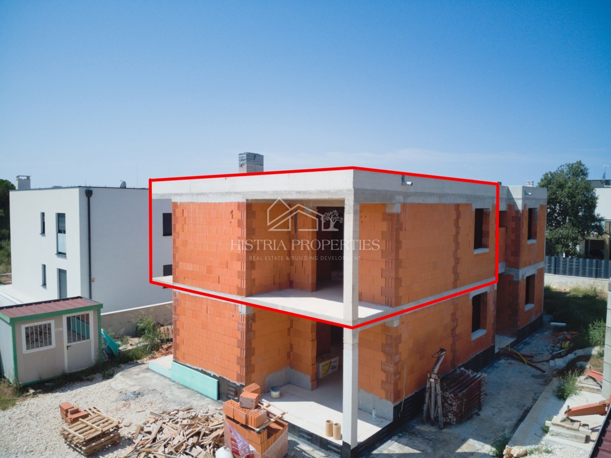 Mestno stanovanje z dvema terasama v modernem stanovanjskem naselju, blizu centra Poreča