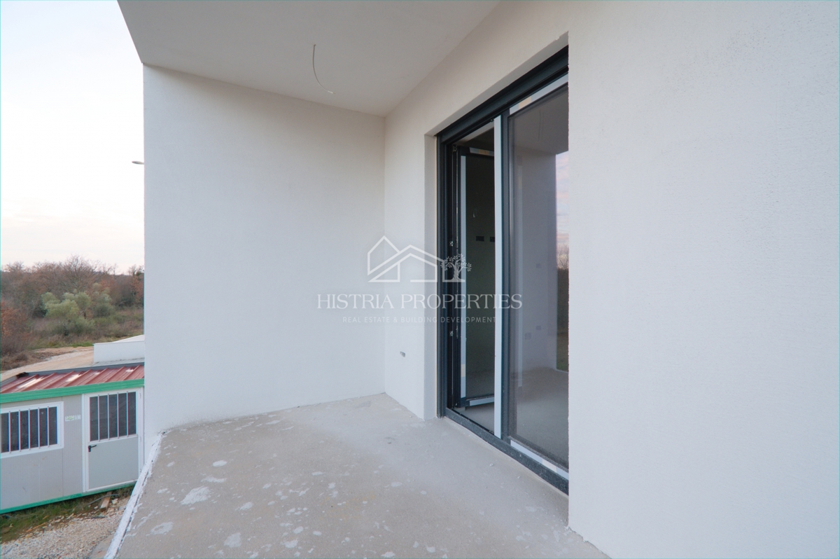 Mestno stanovanje z dvema terasama v modernem stanovanjskem naselju, blizu centra Poreča