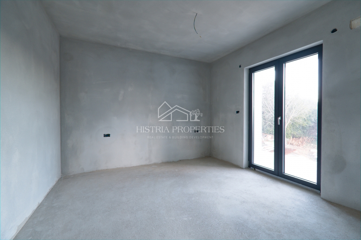 Mestno stanovanje z dvema terasama v modernem stanovanjskem naselju, blizu centra Poreča