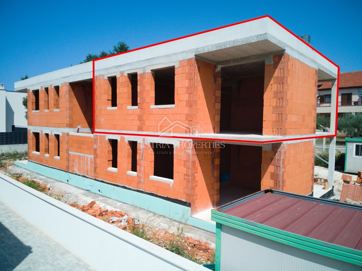 Mestno stanovanje z dvema terasama v modernem stanovanjskem naselju, blizu centra Poreča