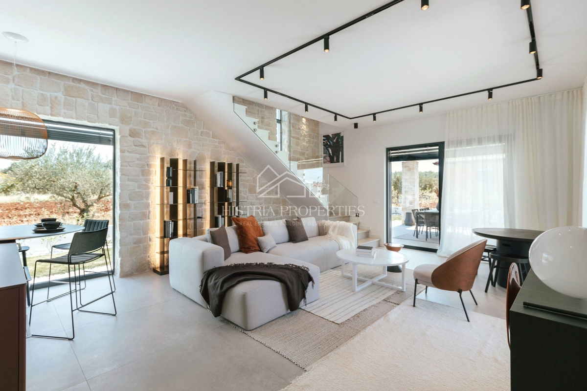 Dizajnerska vila v istrskem slogu, popolnoma in bogato opremljena