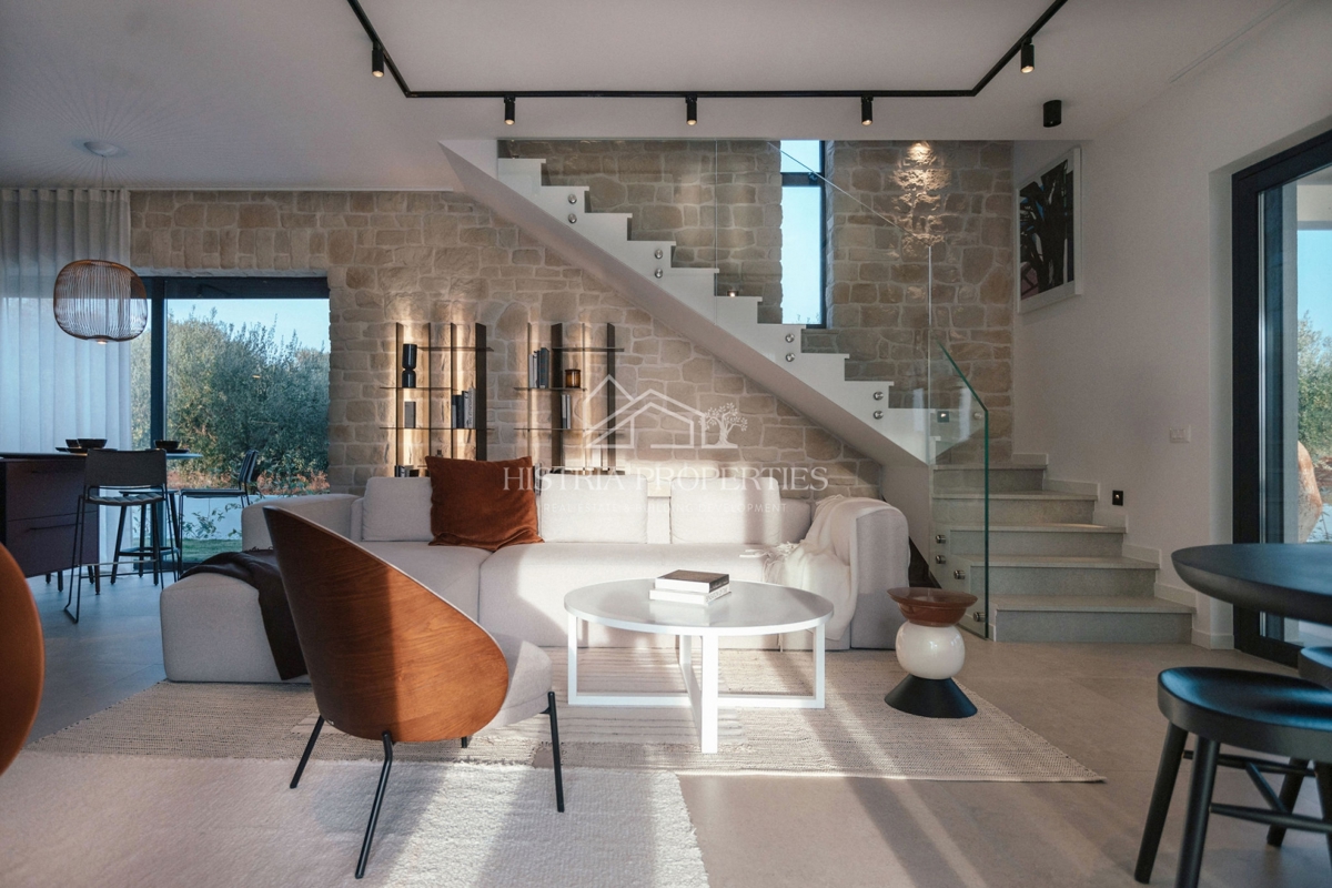 Dizajnerska vila v istrskem slogu, popolnoma in bogato opremljena