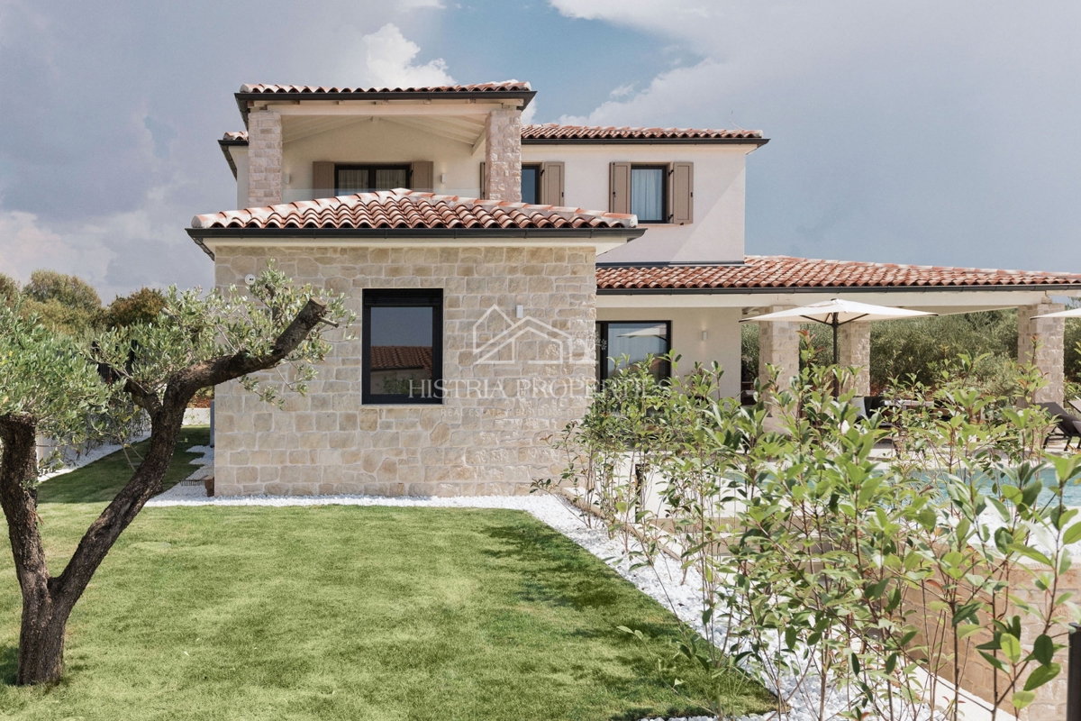 Dizajnerska vila v istrskem slogu, popolnoma in bogato opremljena