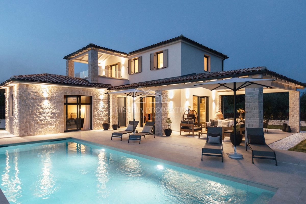 Dizajnerska vila v istrskem slogu, popolnoma in bogato opremljena