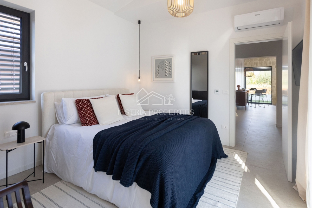 Dizajnerska vila v istrskem slogu, popolnoma in bogato opremljena