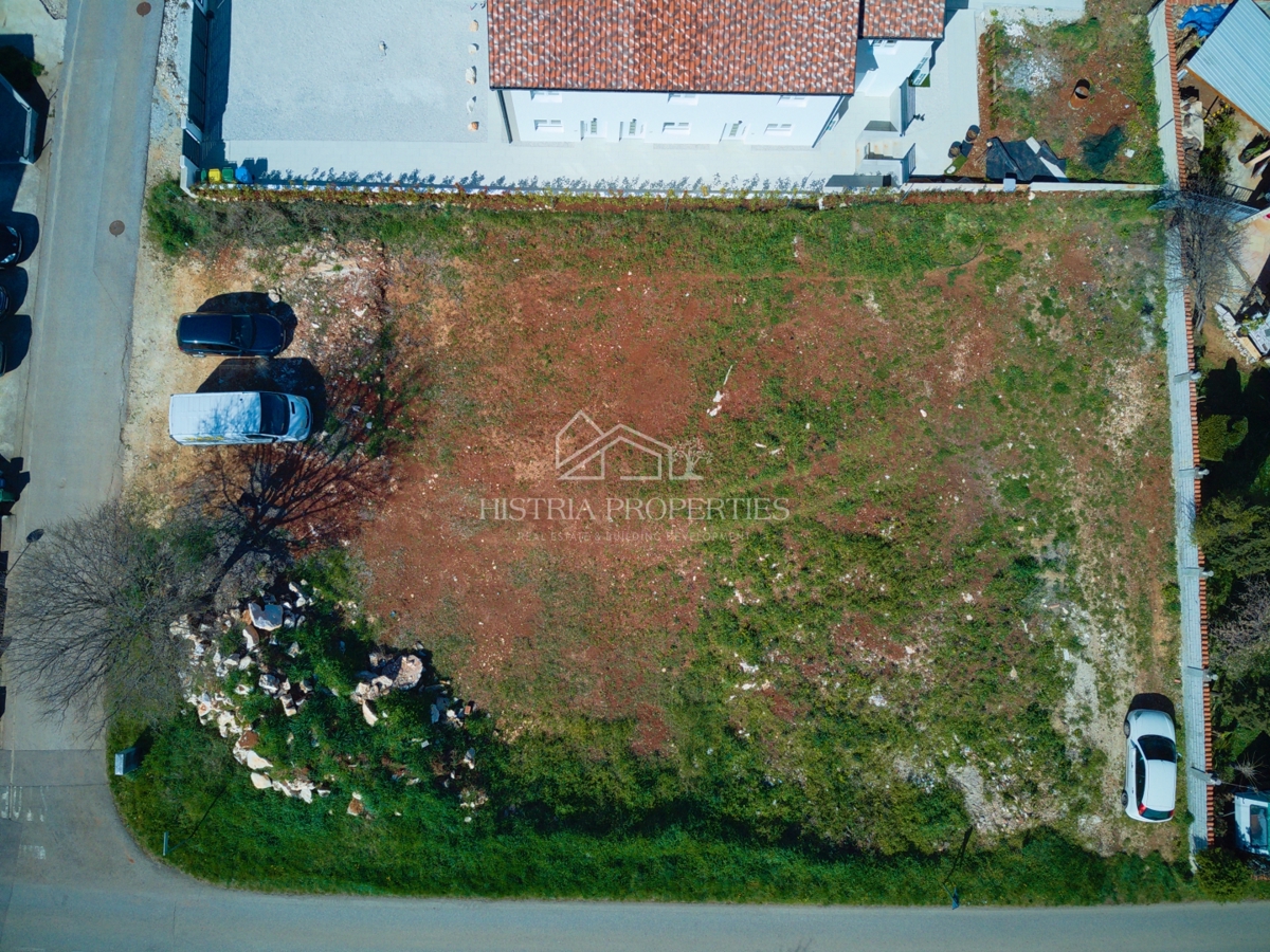 Pogled na morje iz vsakega stanovanja na zemljišču z gradbenim dovoljenjem