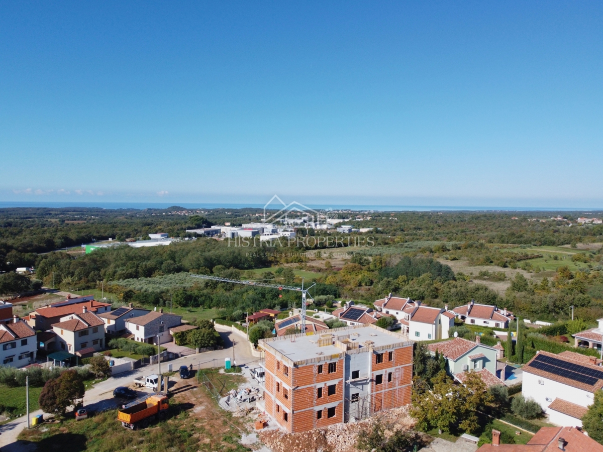 Prostoren 400m2 vrt in kakovostno stanovanje v novogradnji s čudovitim razgledom