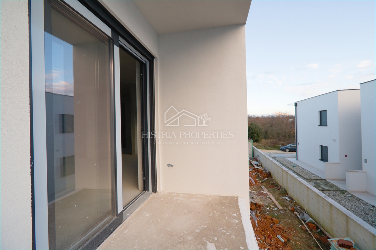 Novo moderno stanovanje s teraso, odlična družinska priložnost