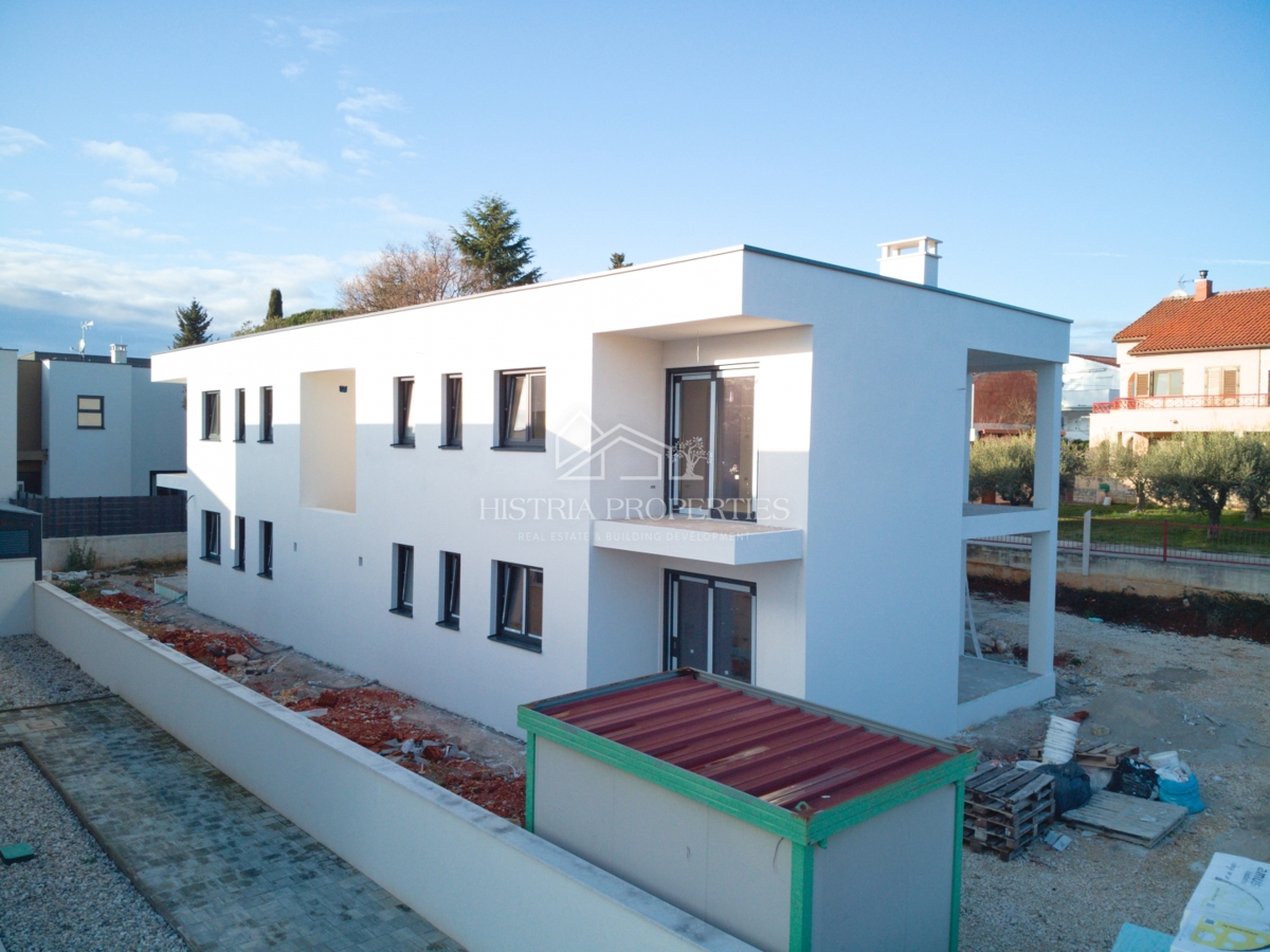 Novo moderno stanovanje s teraso, odlična družinska priložnost