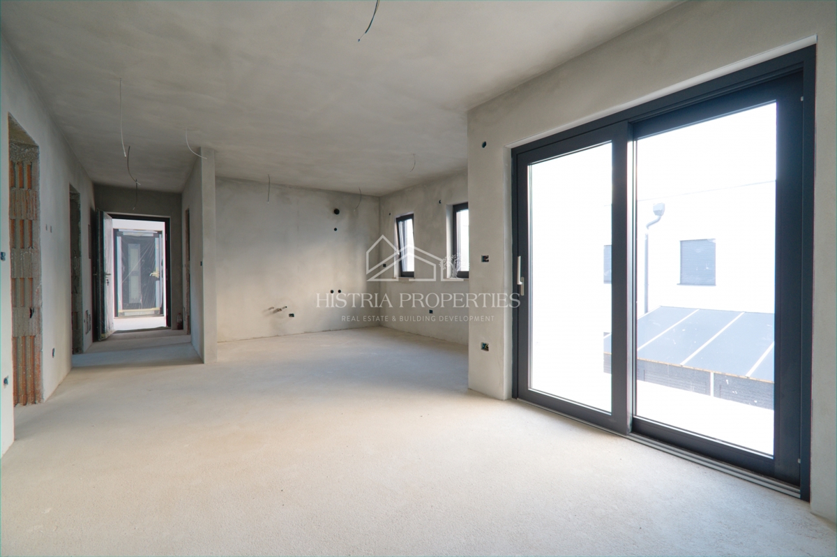 Novo moderno stanovanje s teraso, odlična družinska priložnost