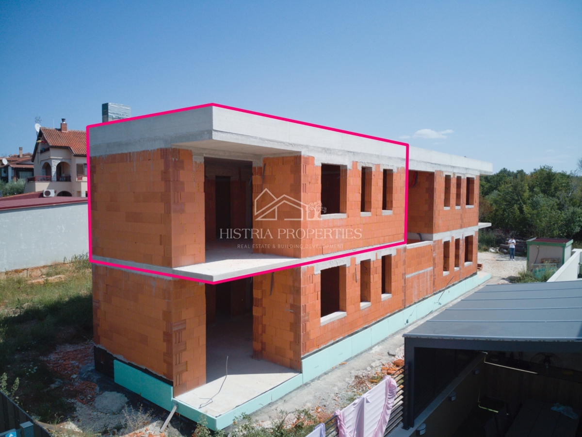 Novo moderno stanovanje s teraso, odlična družinska priložnost