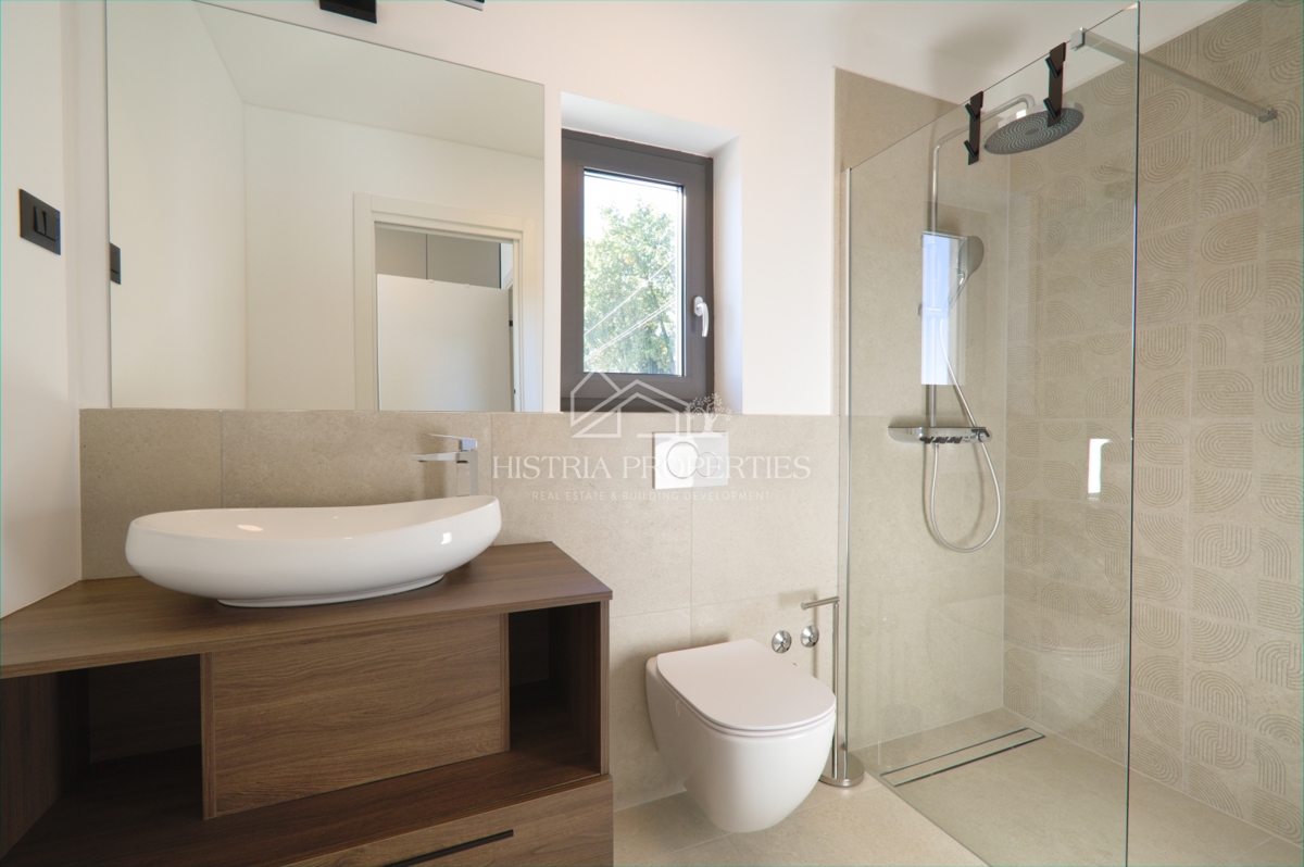 Edinstvena luksuzna vila z razgledom na celoten Kvarnerski zaliv, ki bo pritegnila vašo pozornost v bližini Opatije