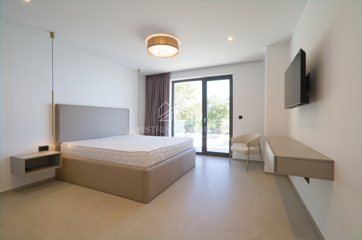 Edinstvena luksuzna vila z razgledom na celoten Kvarnerski zaliv, ki bo pritegnila vašo pozornost v bližini Opatije