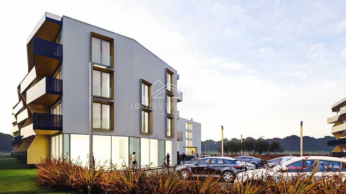 800m od morja in novo stanovanje v luksuzni novogradnji z garažo, dvigalom in pogledom na morje