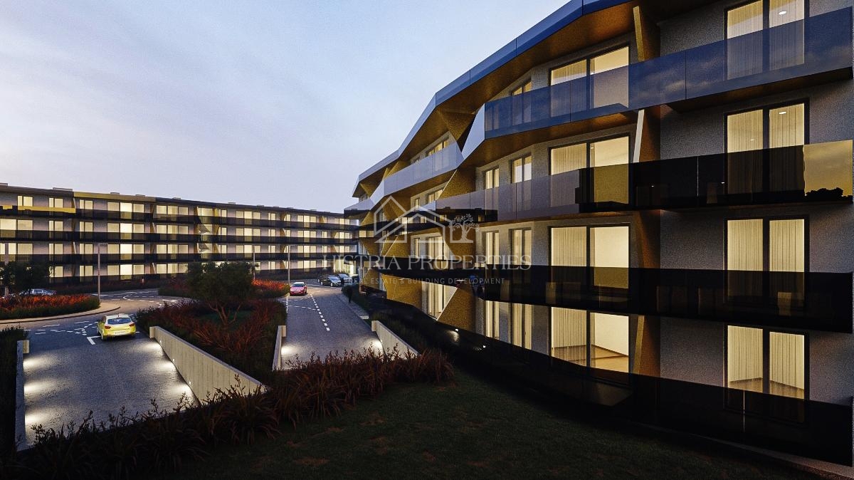 800m od morja in novo stanovanje v luksuzni novogradnji z garažo, dvigalom in pogledom na morje