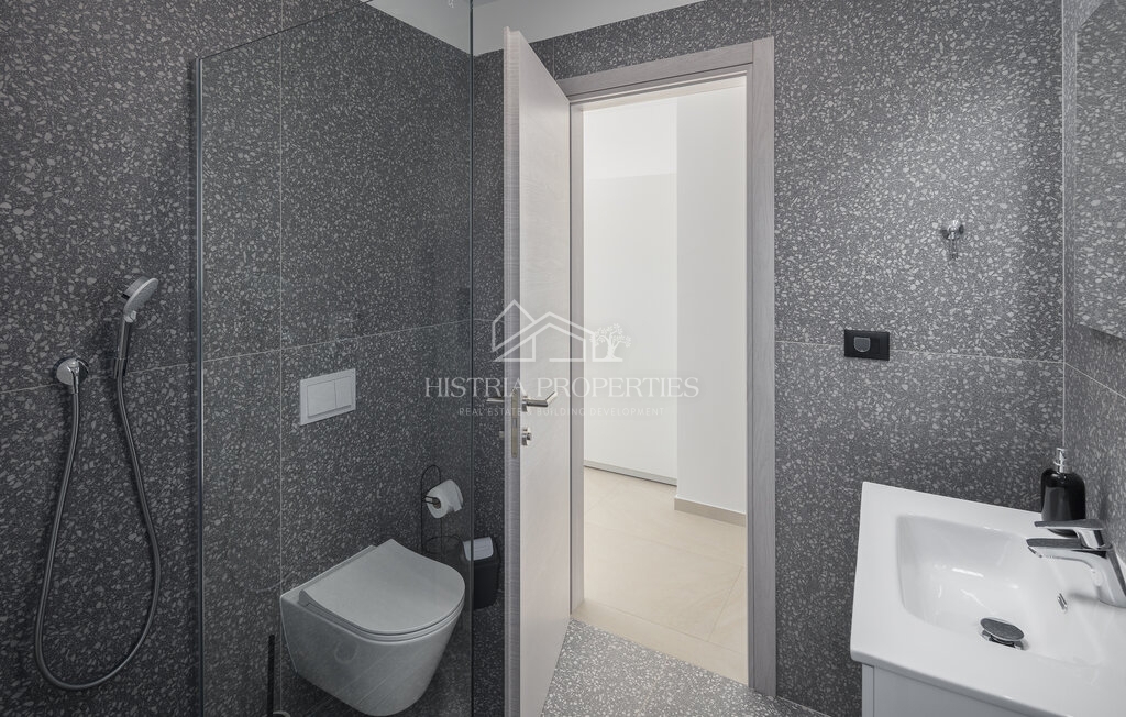 Nova vila modernega dizajna, popolnoma opremljena, na iskani lokaciji