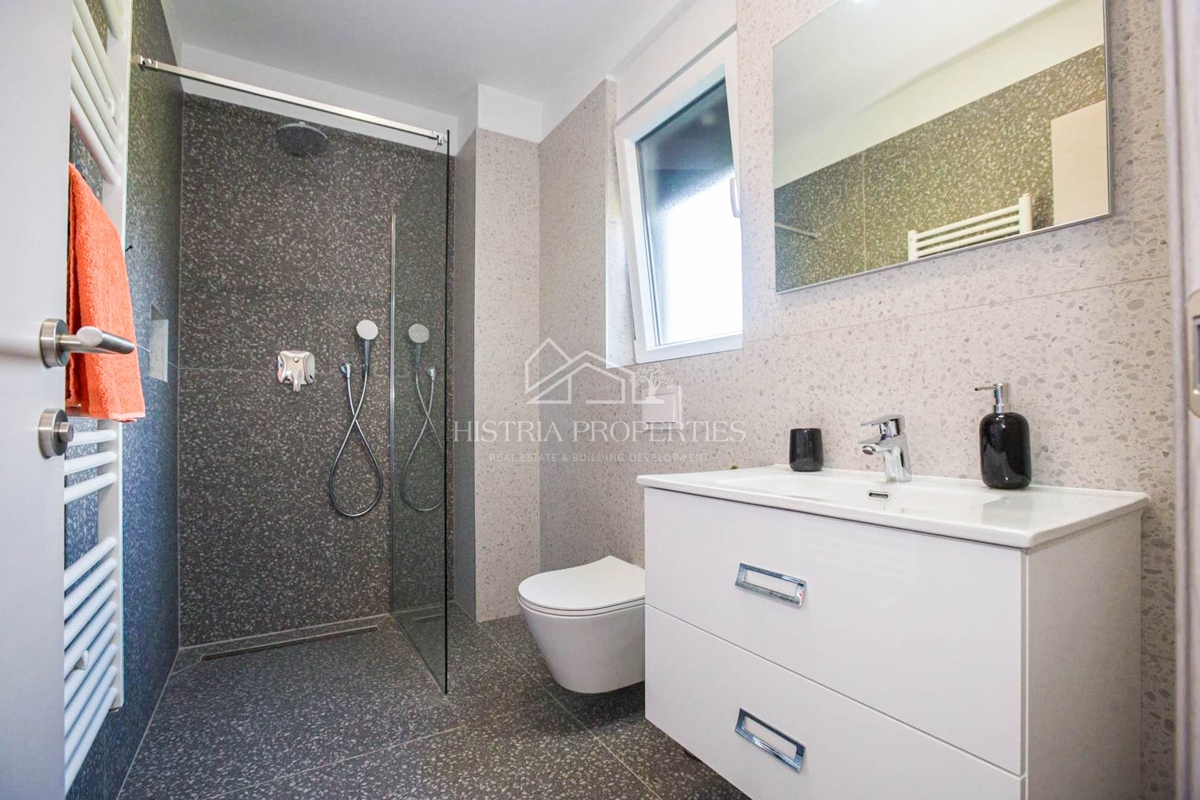 Nova vila modernega dizajna, popolnoma opremljena, na iskani lokaciji