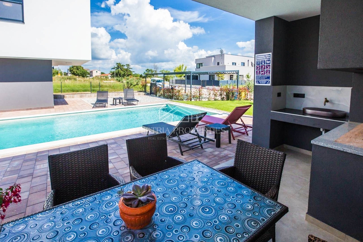 Nova vila modernega dizajna, popolnoma opremljena, na iskani lokaciji