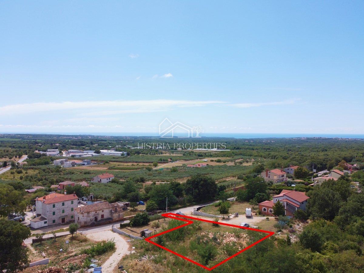 Panoramski pogled na morje in atraktivna lokacija s sodobnim projektom, pripravljenim za gradnjo