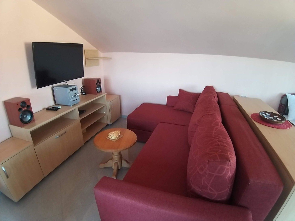 Hiša s tremi apartmaji - Panoramski pogled na morje