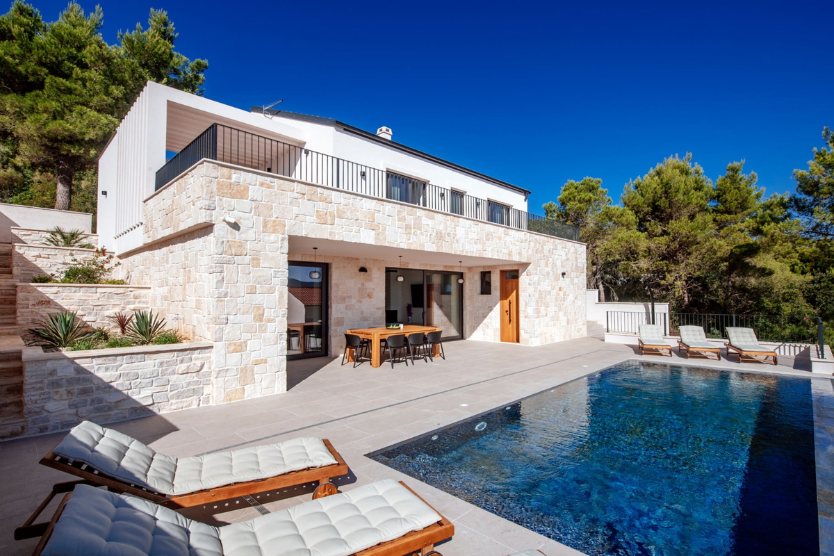 Sodobna vila z mediteranskim šarmom in pogledom na morje – Mali Iž