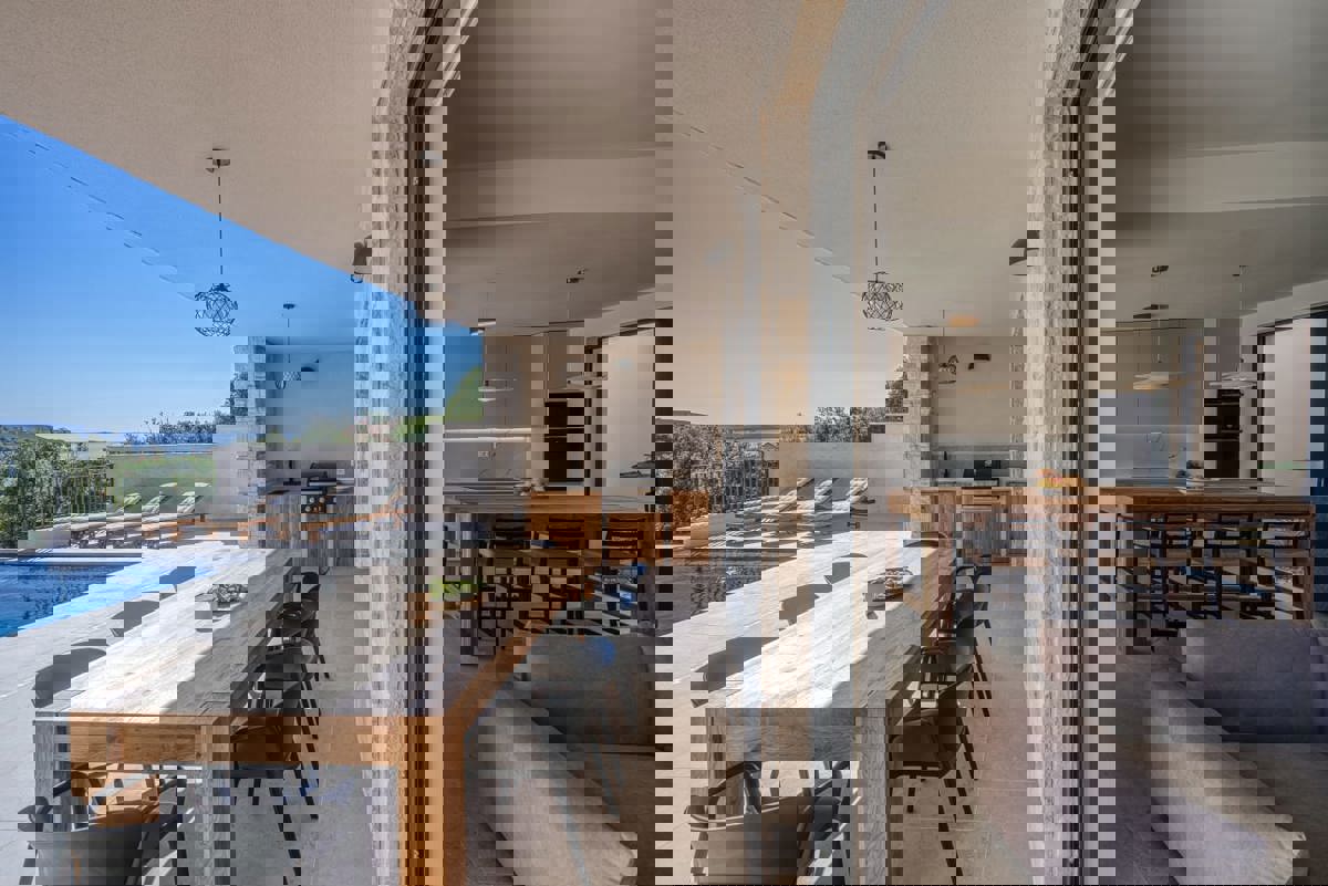 Sodobna vila z mediteranskim šarmom in pogledom na morje – Mali Iž