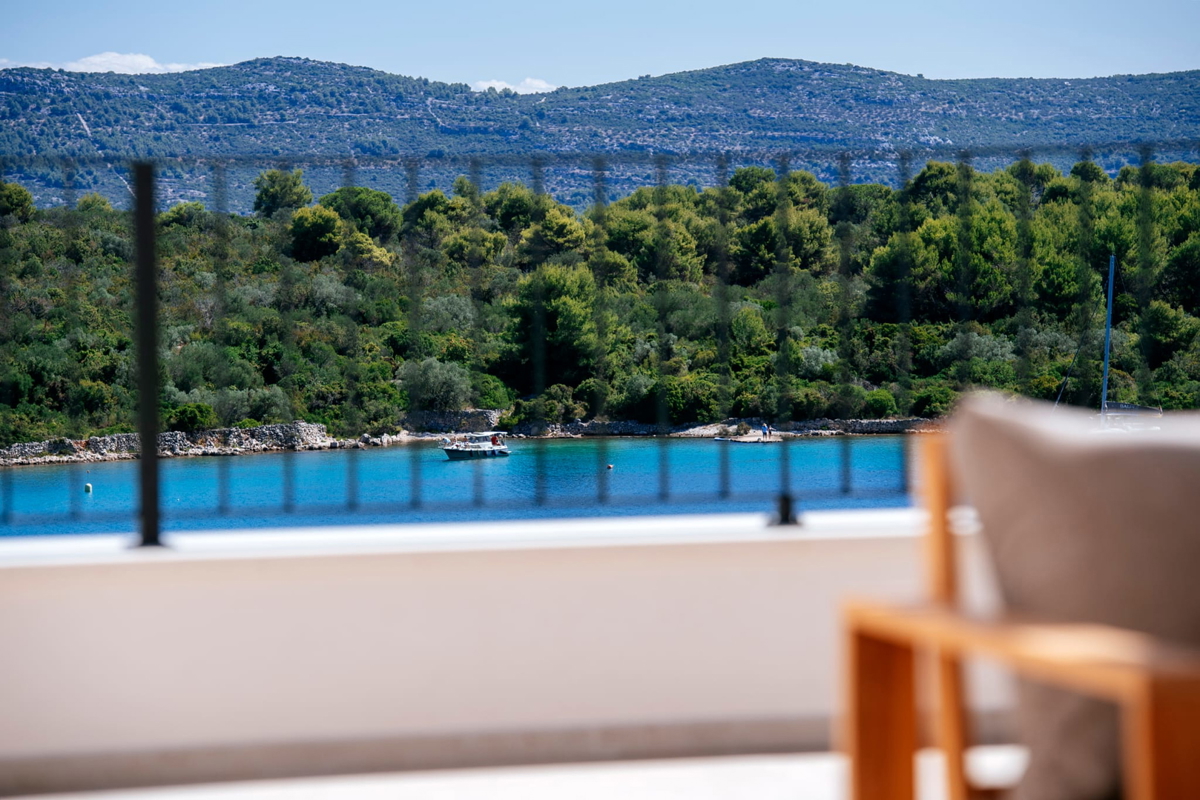 Sodobna vila z mediteranskim šarmom in pogledom na morje – Mali Iž