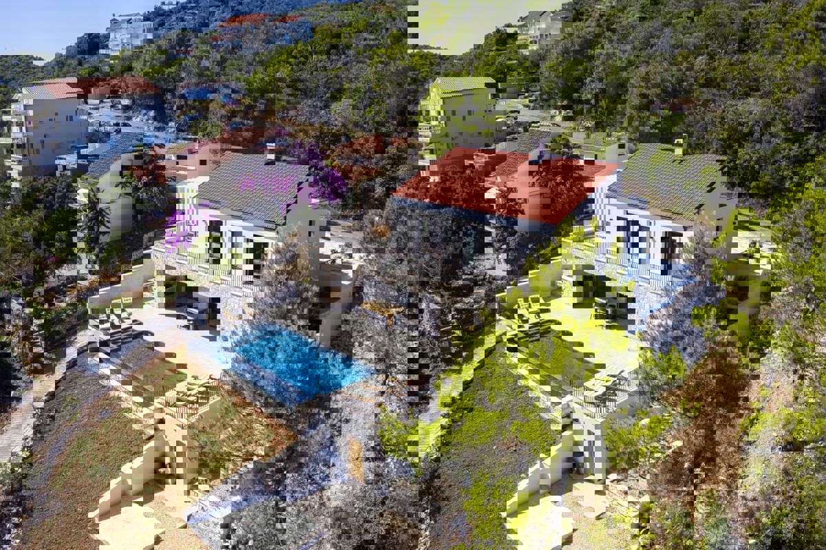 Sodobna vila z mediteranskim šarmom in pogledom na morje – Mali Iž