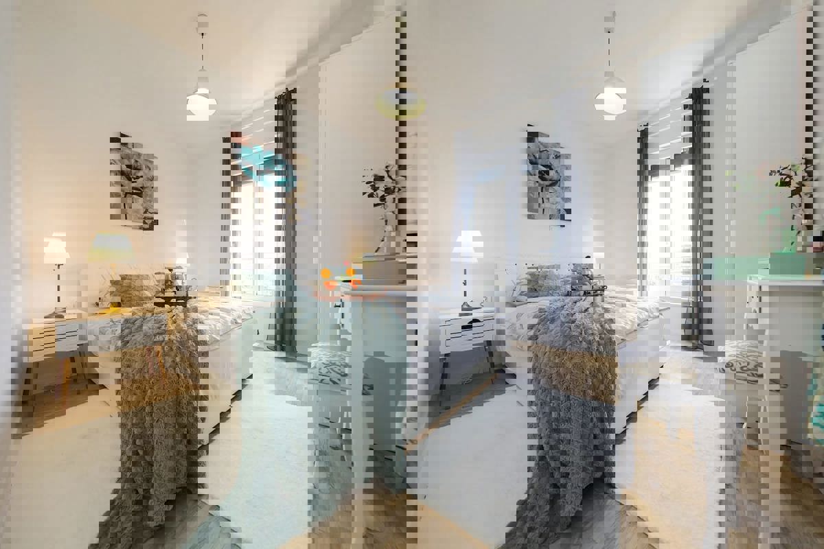 Trosoben dvonadstropni penthouse - priložnost